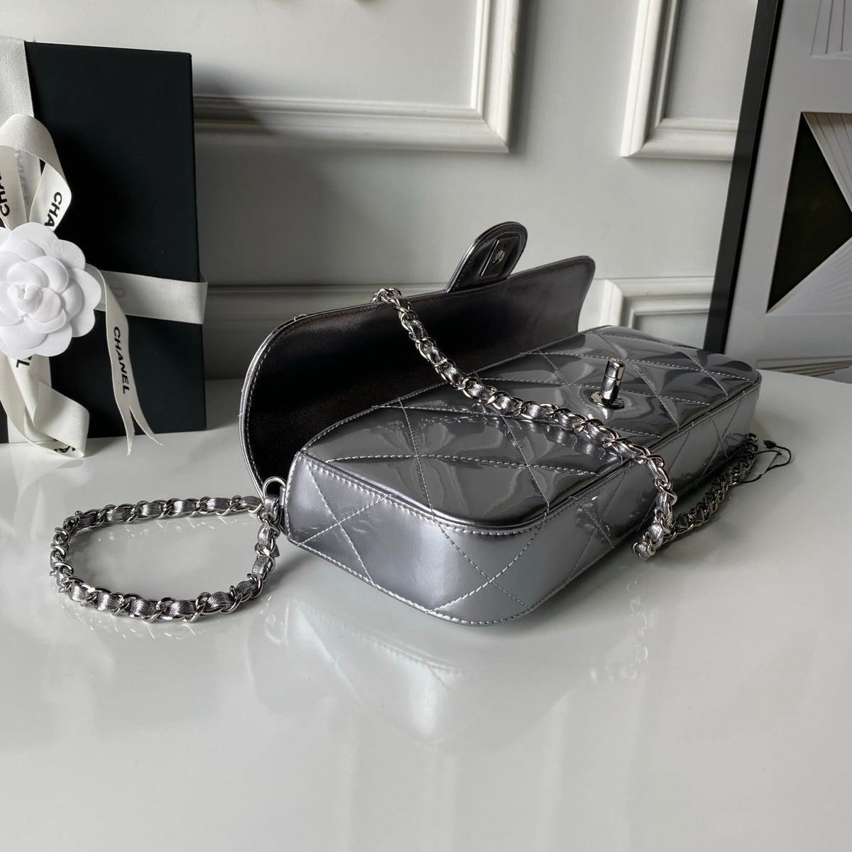 CHANEL 25S FLAP BAG 29 IN SILVER METALLIC CALFSKIN