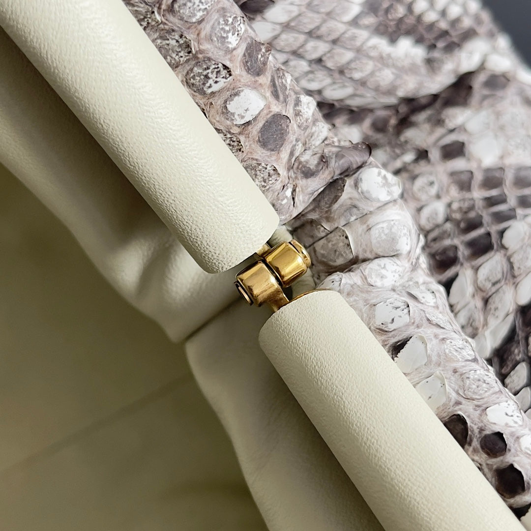 POUCH CLUTCH 38 IN SNAKE PATTERN CALFSKIN