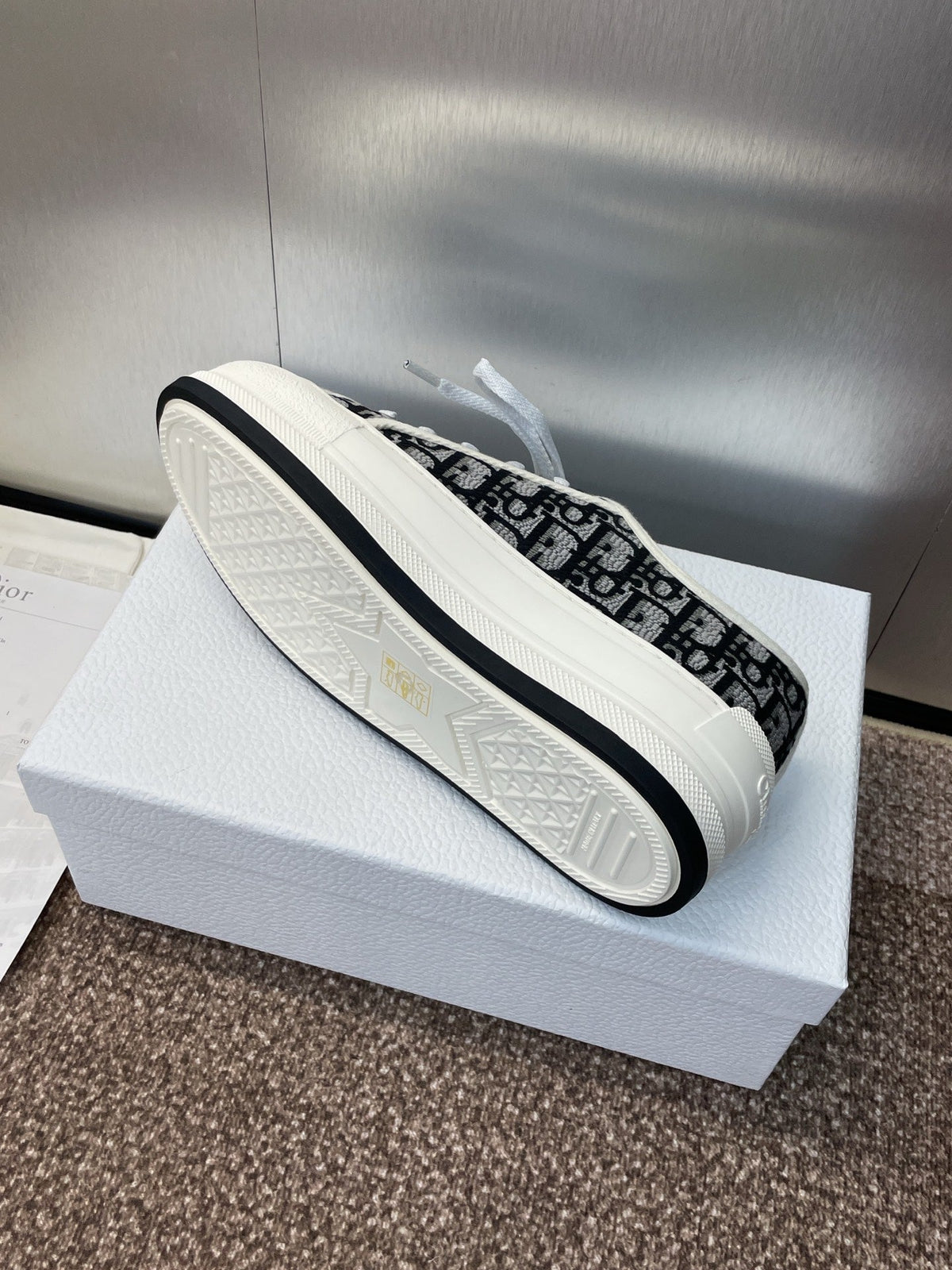 DIOR 25S WALK'N' SNEAKER IN DARK GREY OBLIQUE EMBROIDERED COTTON