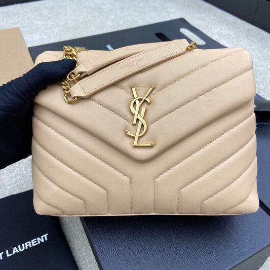 💎 Soft Beige Chevron-Stitch Leather Chain Bag 688019169