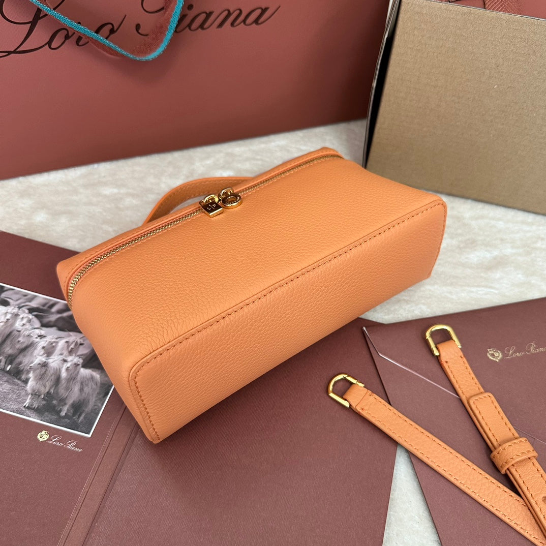 EXTRA POCKET L19 IN MANGO ORANGE GRAINED CALFSKIN WITH GOLD HARDWARE