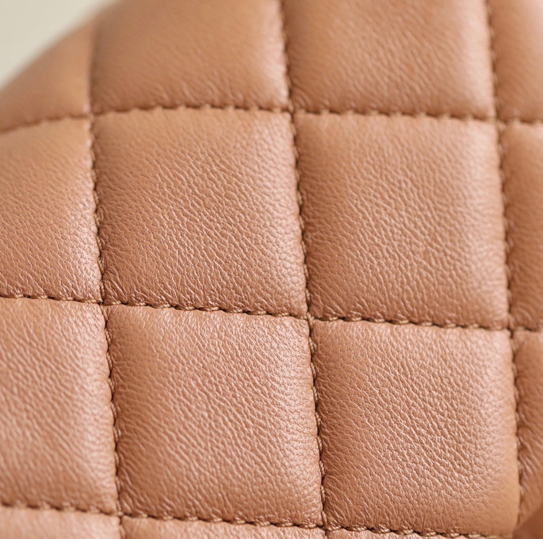 CHANEL 25S FLAP BAG 18 CM IN LIGHT BROWN LAMBSKIN WITH GOLD HARDWARE
