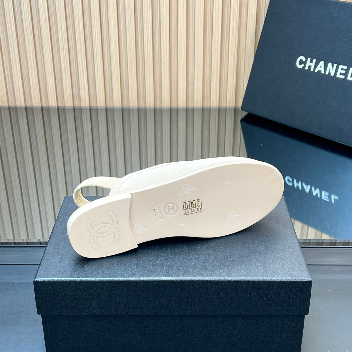 CHANEL 25S BACK STRAP MULE 15MM IN IVORY SUEDE GOLD HARDWRE