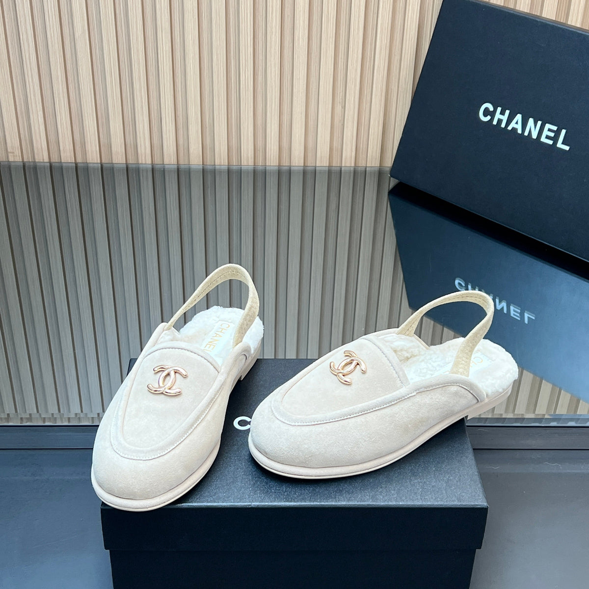 CHANEL 25S BACK STRAP MULE 15MM IN IVORY SUEDE AND WOOL GOLD HARDWRE