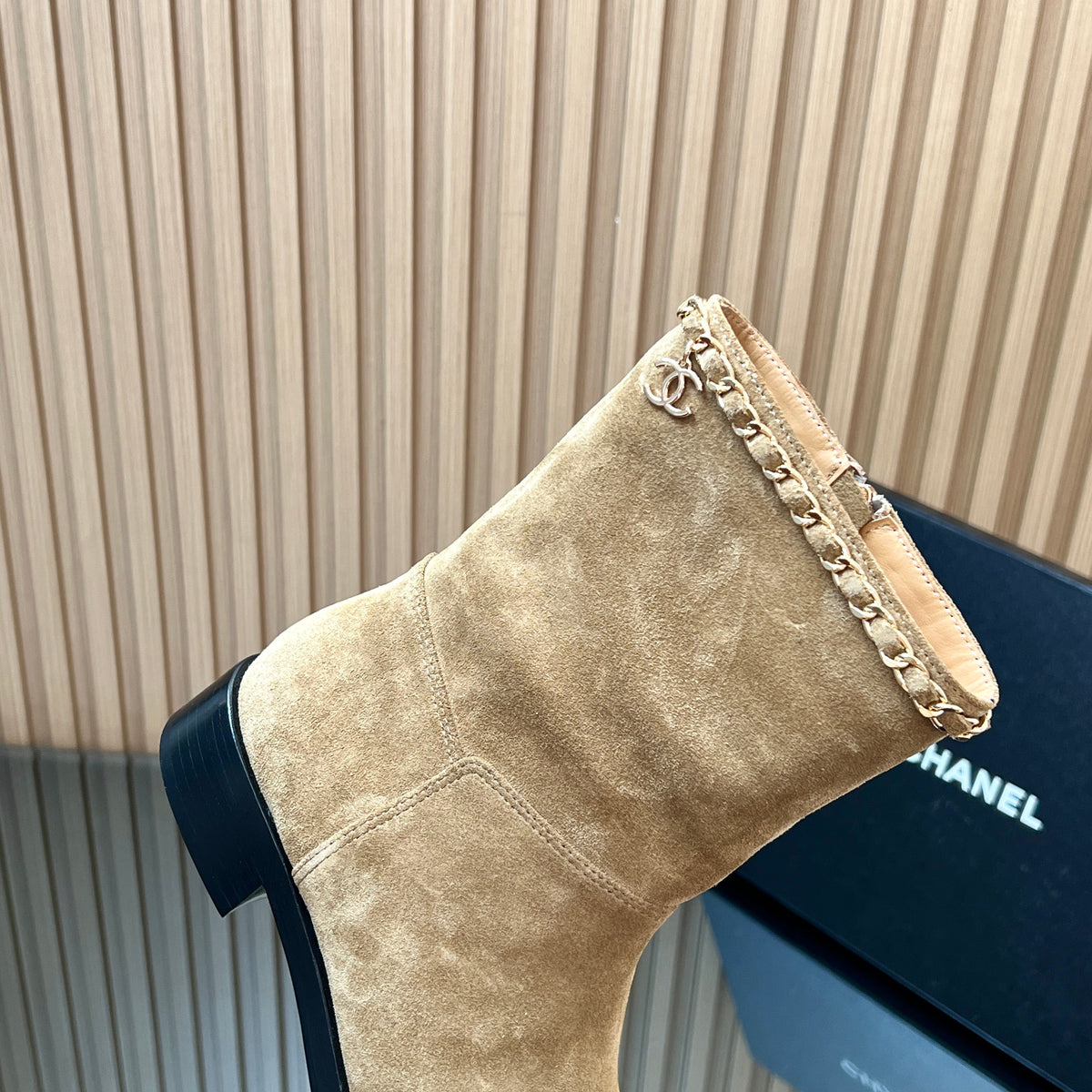 CHANEL 25S SHORT BOOTS WITH CHAIN IN LIGHT BROWN SUEDE