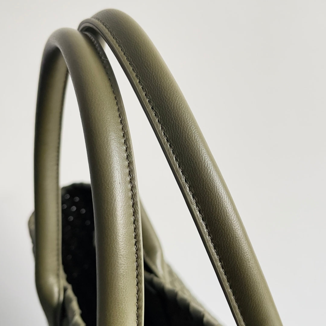 BOTTEGA VENETA 25S LARGE CABAT BAG 51 IN ARMY GREEN CALFSKIN GOLD HARDWARE