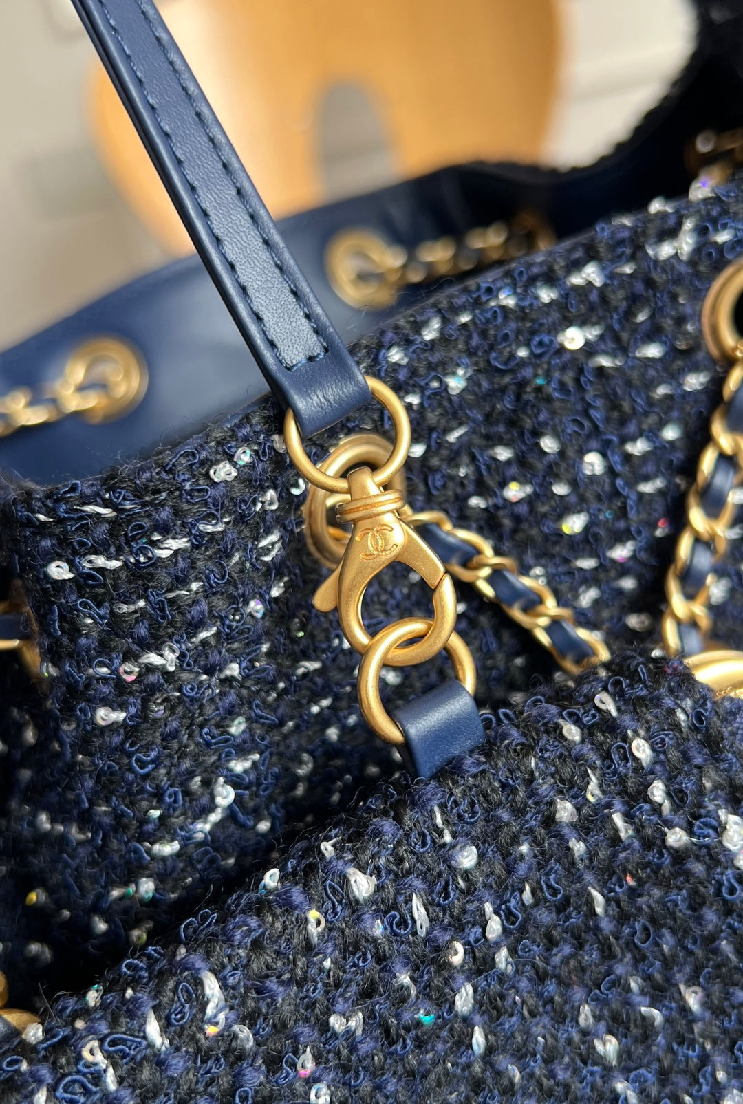 CHANEL 25S HOBO BAG 40 IN NAVY BLUE TWEED WITH GOLD HARDWARE