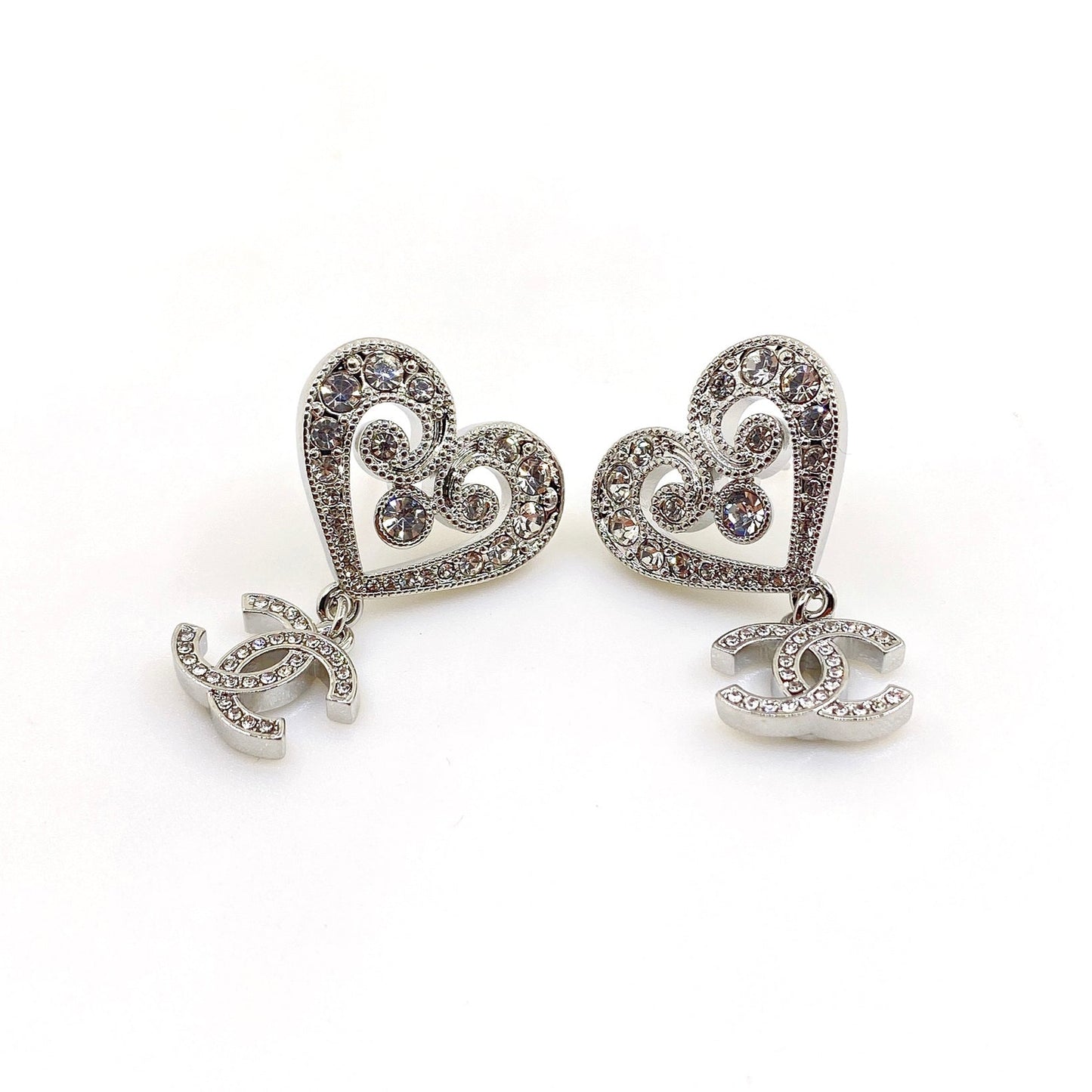 18K Chanel Heart Diamond Earrings