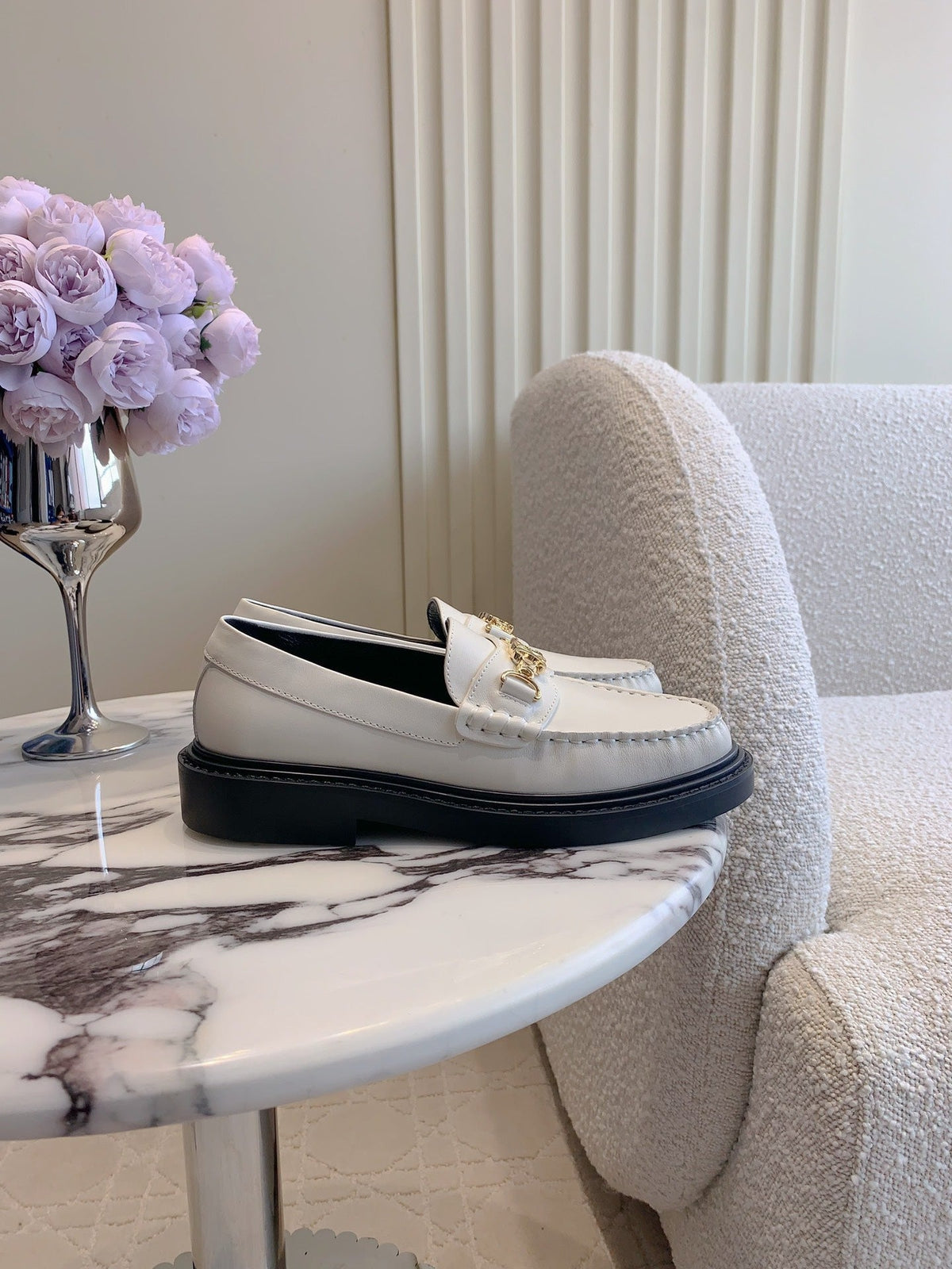 CHANEL 25S ARC DE TRIOMPHE LOAFERS IN WHITE CALFSKIN GOLD HARDWARE