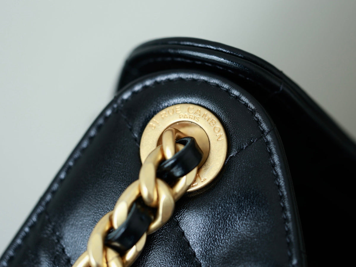 CHANEL 25S HOBO BAG 30 CM IN BLACK LIGHT GLOSSY LEATHER WITH GOLD HARDWARE