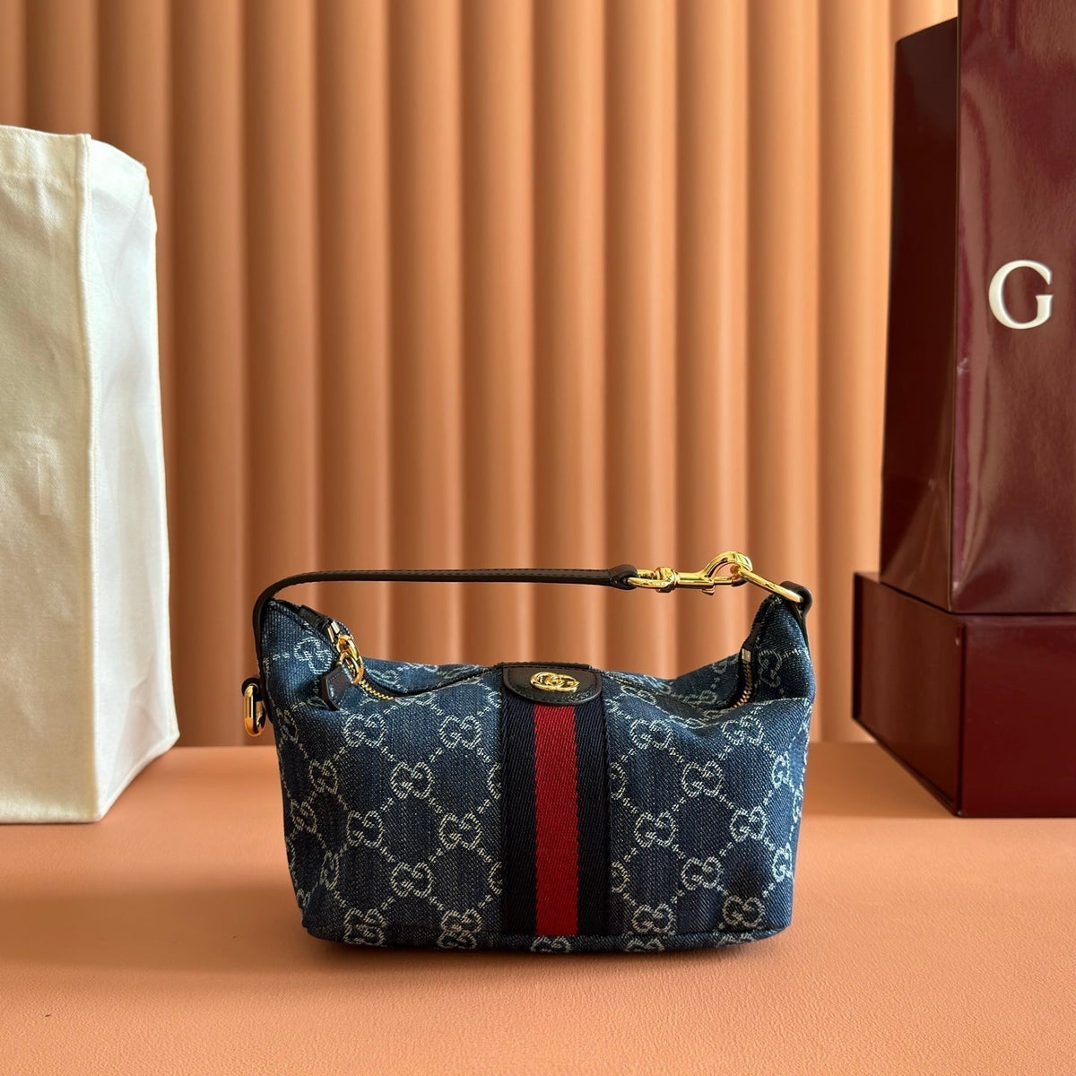 GUCCI 26S GIGLIO TOP HANDLE BAG 19 IN BLUE AND WHITE DENIM