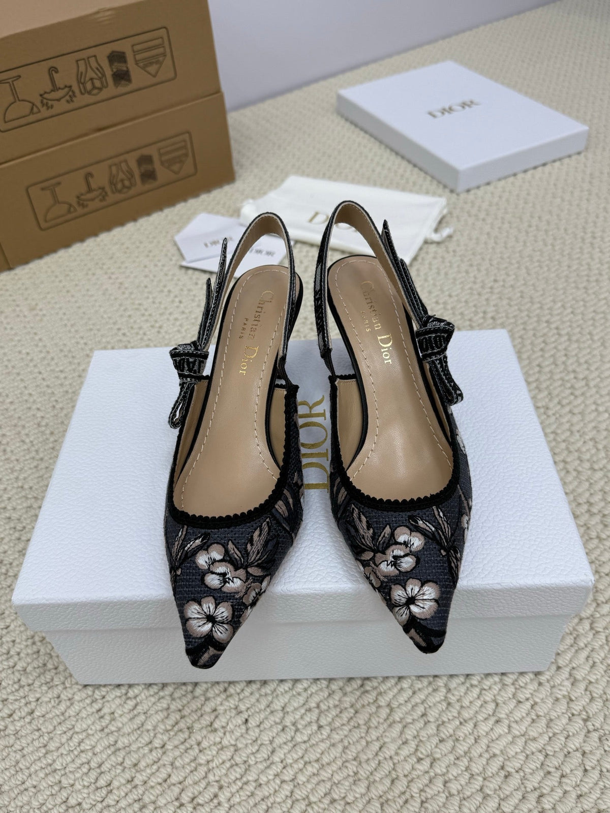 DIOR HIGH SLINGBACK 65 MM 25S IN BLACK FABRIC AND FLORAL PATTERN