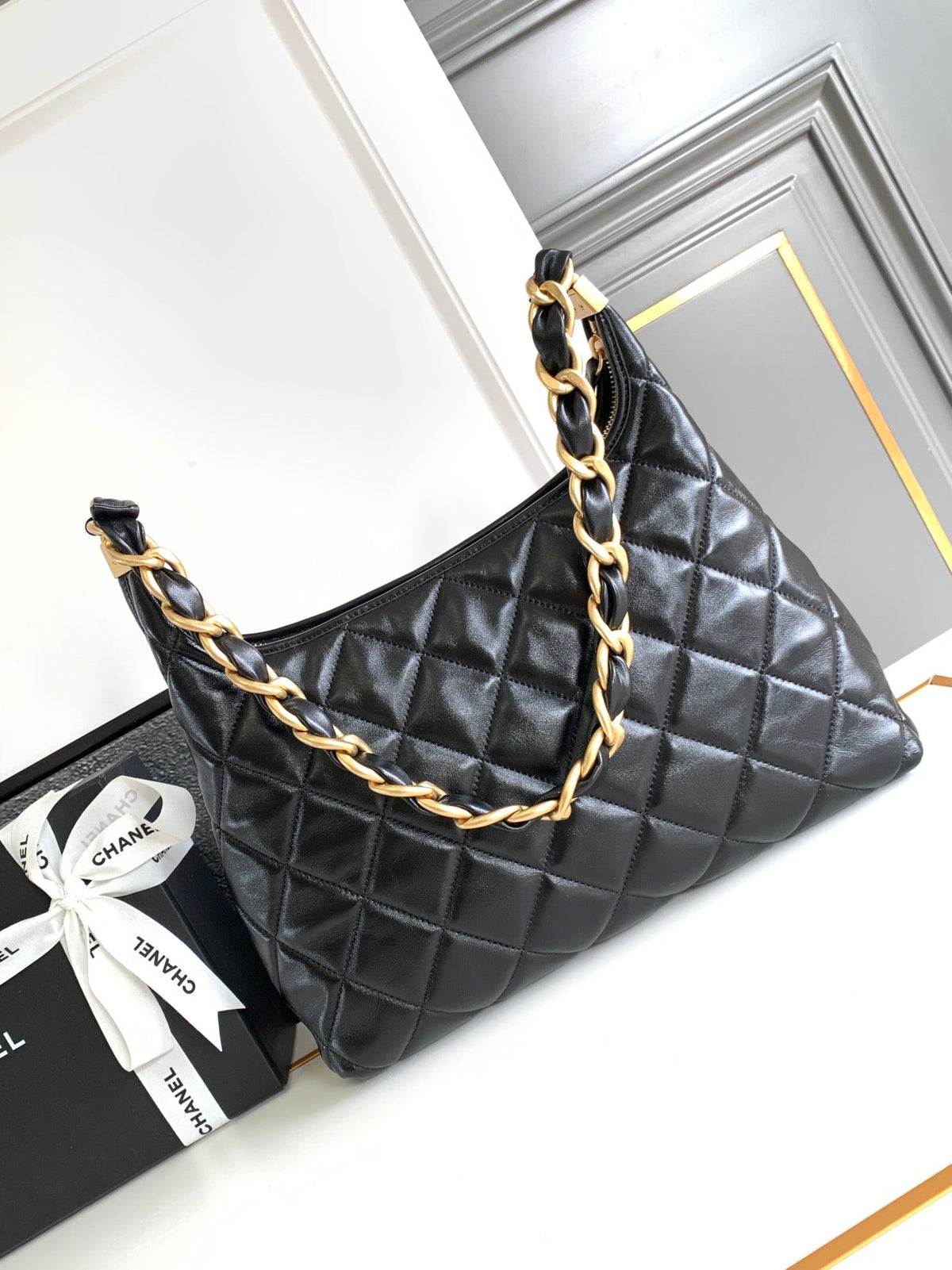 CHANEL 25S HOBO BAG 32 CM IN BLACK LAMBSKIN WITH GOLD HARDWARE