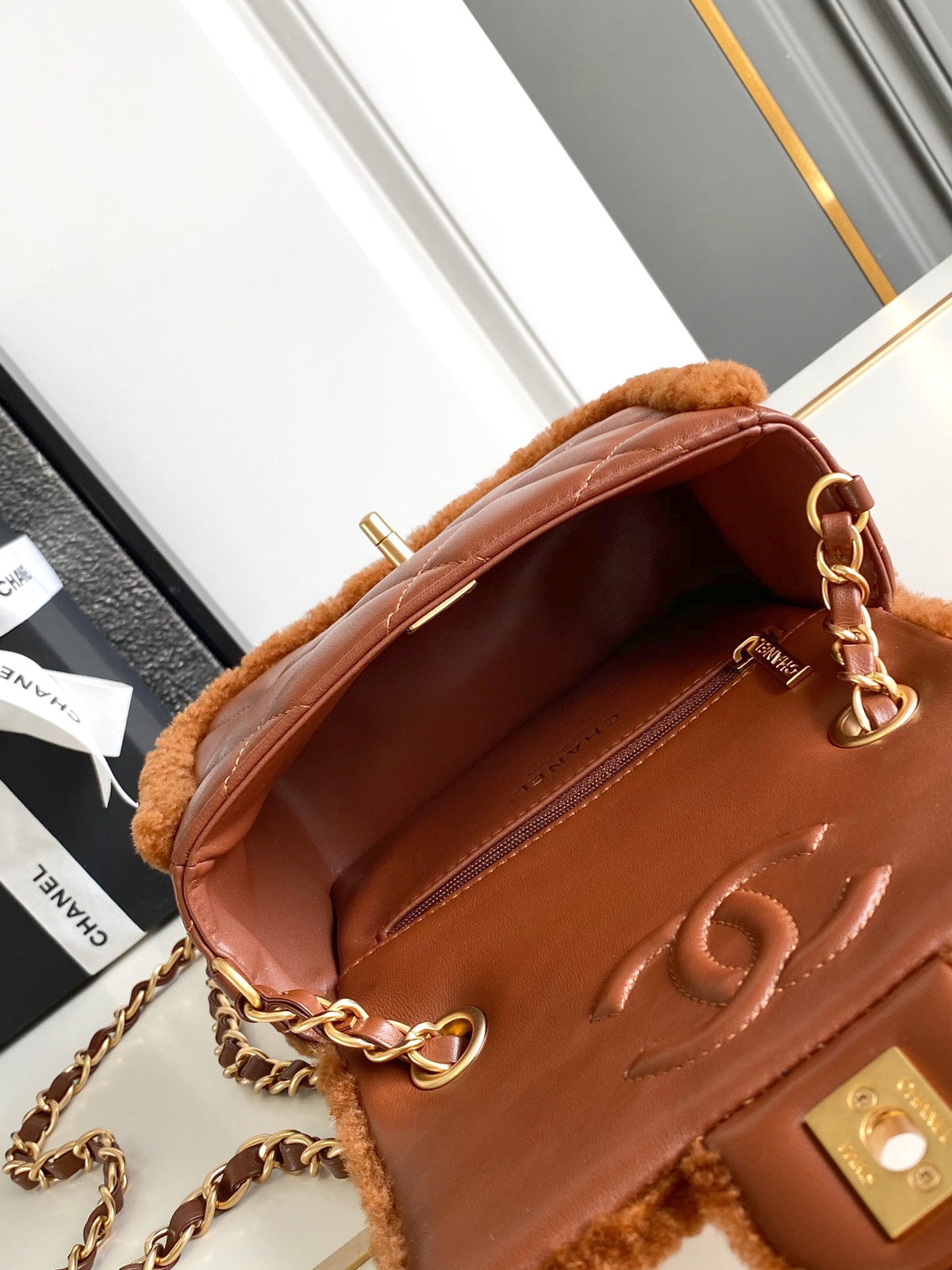 CHANEL 25S FLAP BAG 18 CM IN BROWN WOOL AND LAMBSKIN