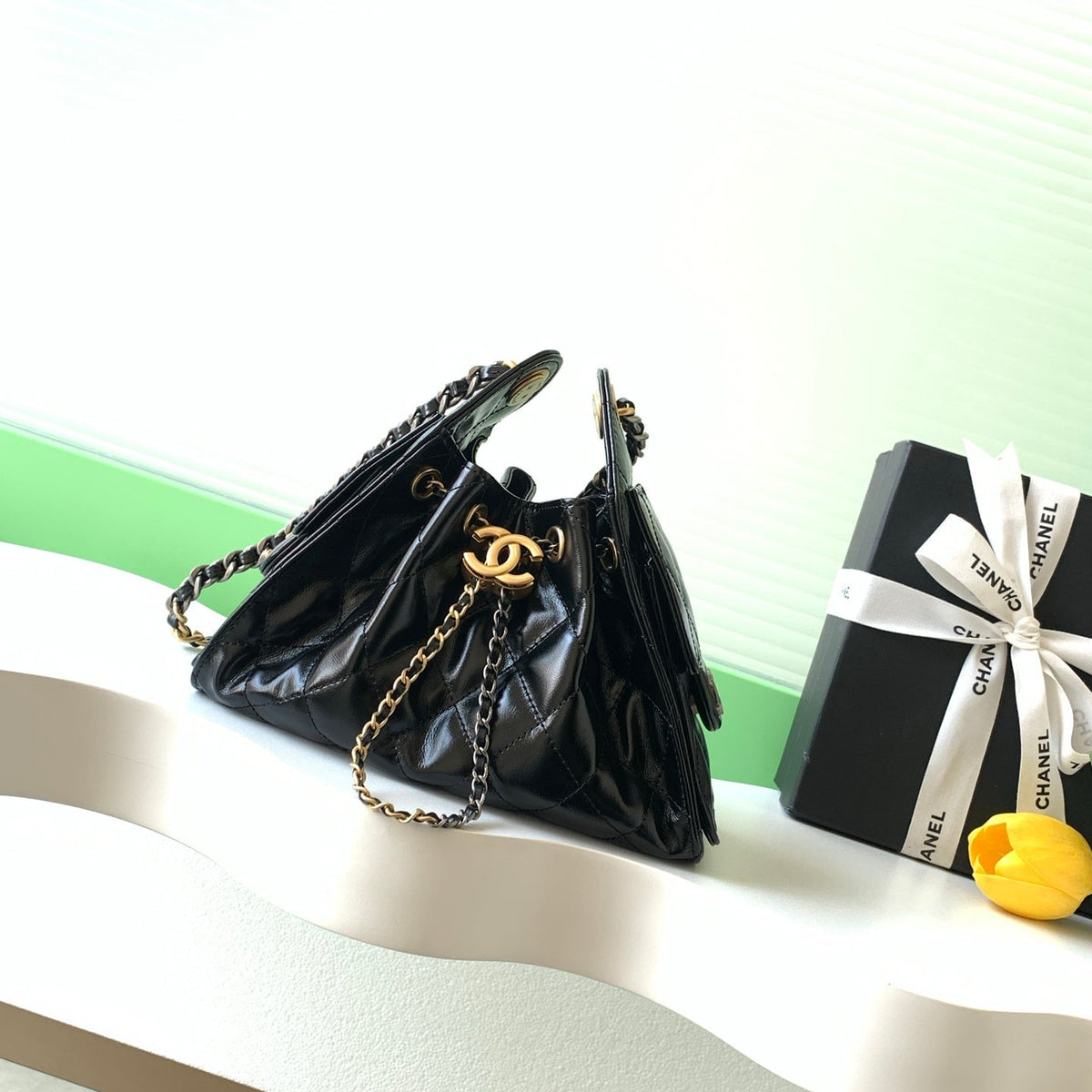 CHANEL 25S HOBO BAG 22 IN BLACK GLOSSY CALFSKIN WITH GOLD HARDWARE