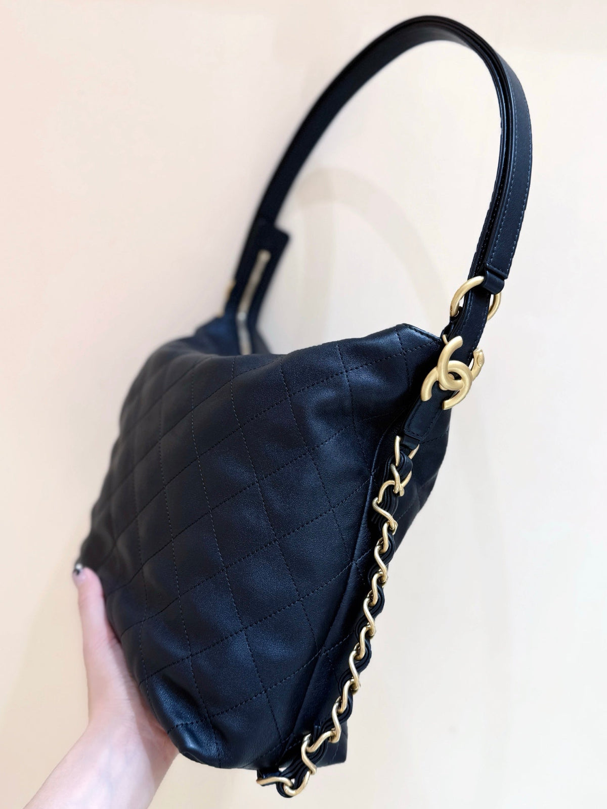 CHANEL 25S LARGE MAXIUM OLD HOBO BAG 34 IN BLACK CALFSKIN