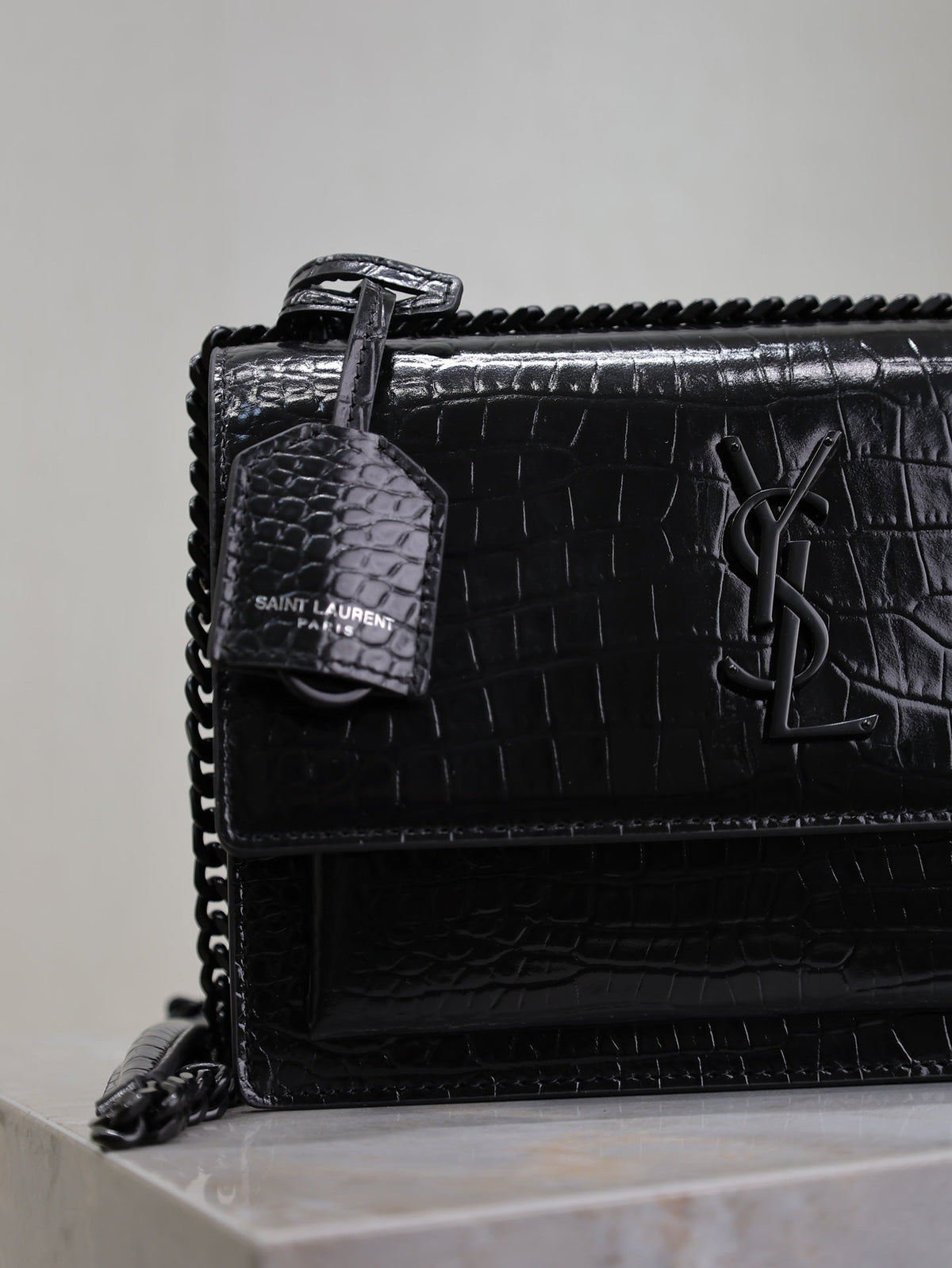 YSL 25S SUNSET MEDIUM 22 IN BLACK CROCODILE-EMBOSSED SHINY CALFSKIN BLACK HARDWRE
