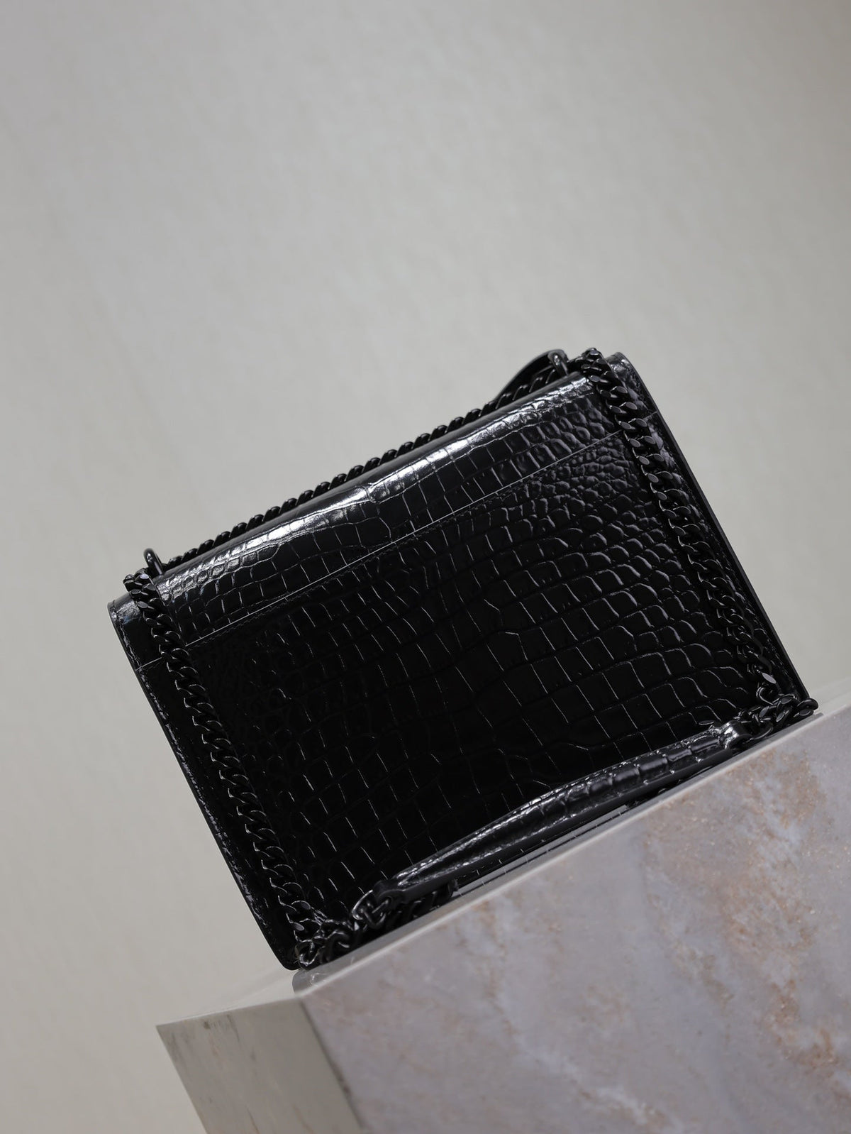 YSL 25S SUNSET MEDIUM 22 IN BLACK CROCODILE-EMBOSSED SHINY CALFSKIN BLACK HARDWRE